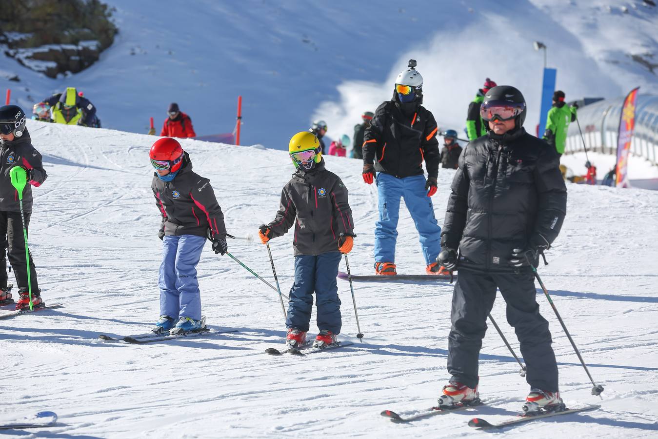 Sierra Nevada abrirá este puente el mayor desnivel esquiable de España con la pista 'El Río