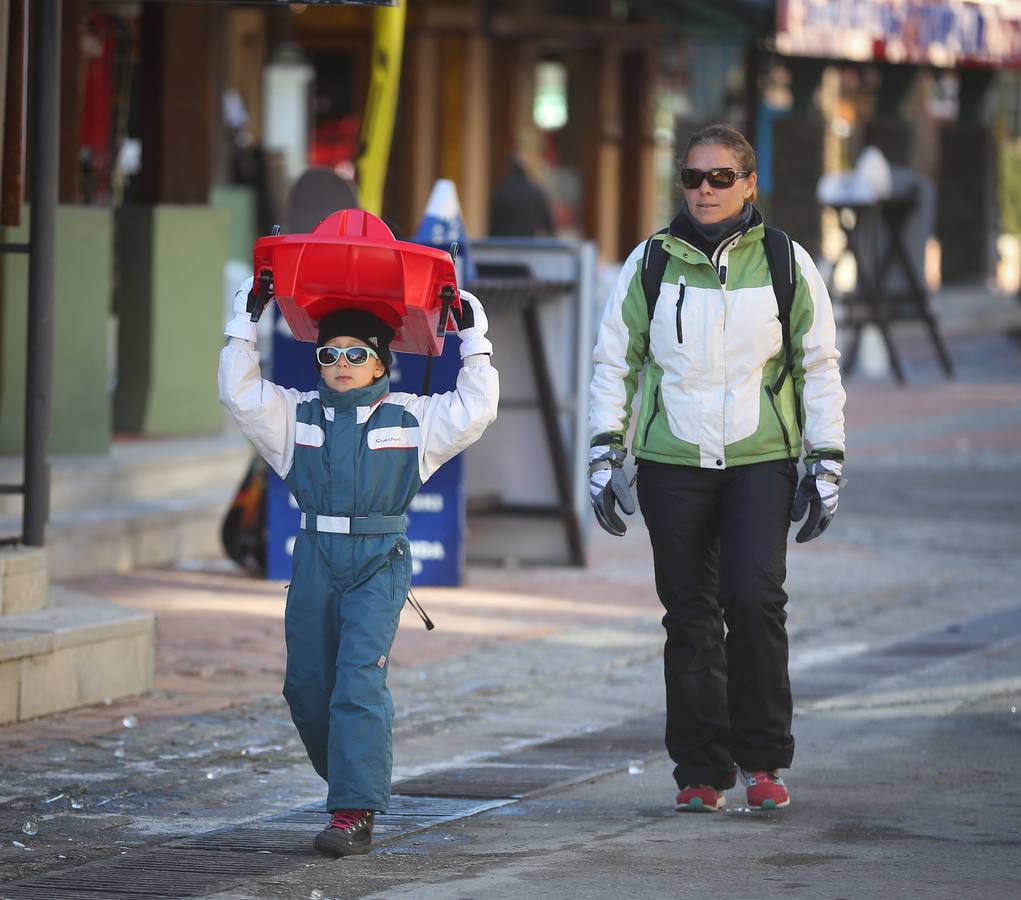 Sierra Nevada abrirá este puente el mayor desnivel esquiable de España con la pista 'El Río