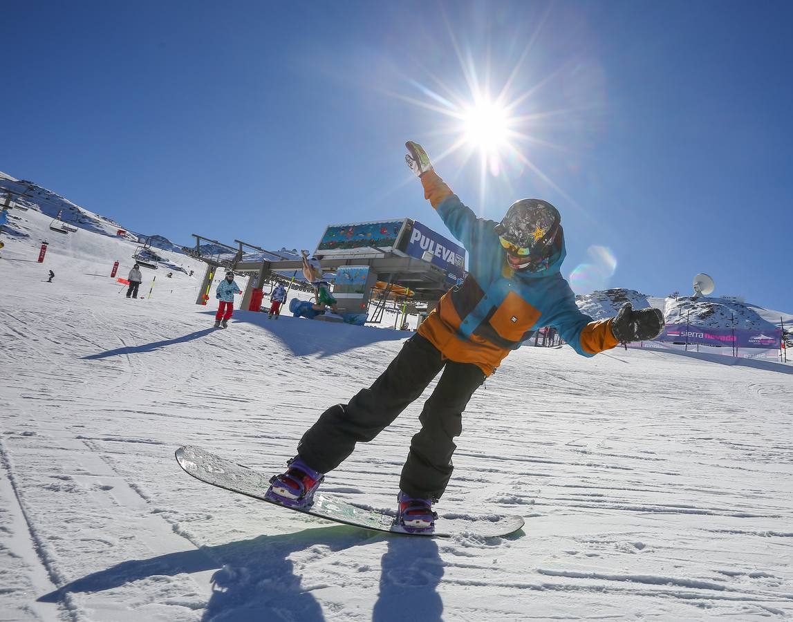 Sierra Nevada abrirá este puente el mayor desnivel esquiable de España con la pista 'El Río
