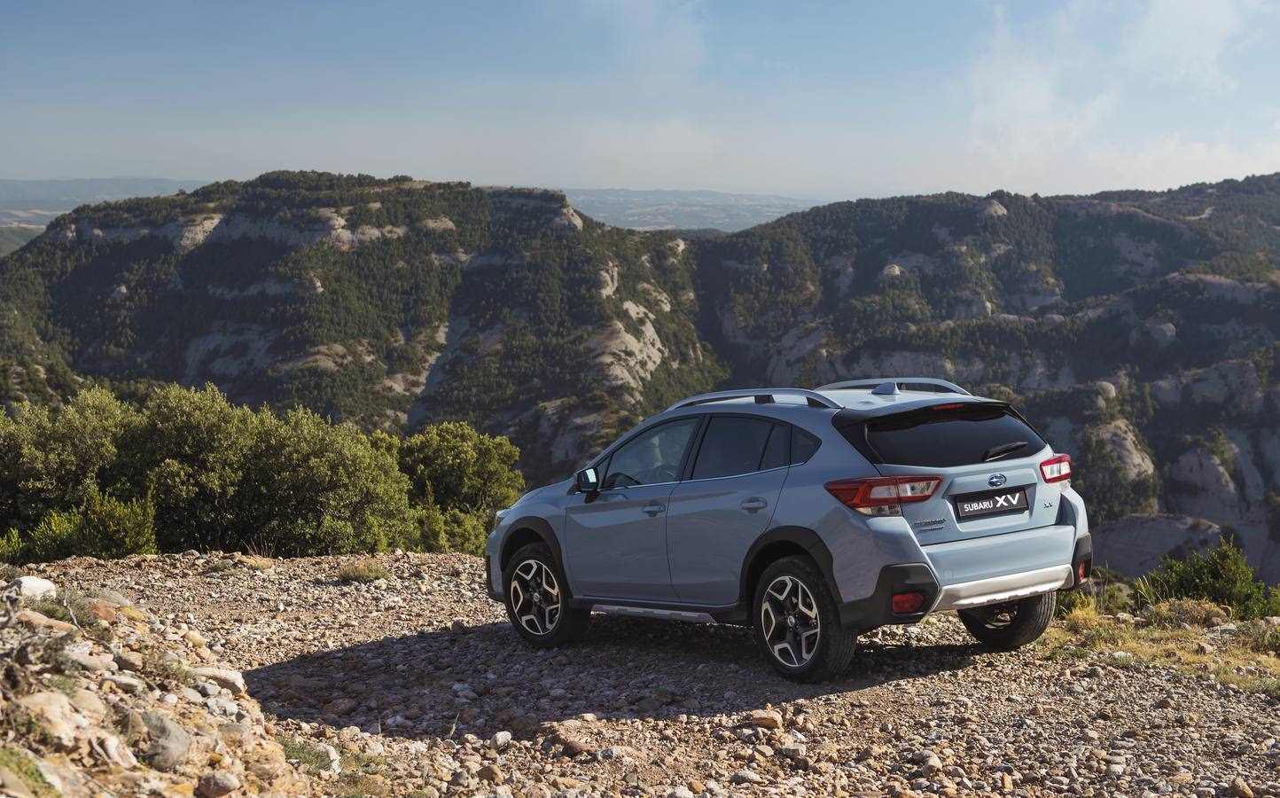 La segunda generación del Subaru XV empieza a venderse y las primeras unidades llegan a finales de año. Fiel a la tradición, equipa tracción a las cuatro ruedas, motor tipo bóxer y ahora solo se comercializa con cambio automático. La gama parte desde 21.900 euros que cuesta el 1.600.