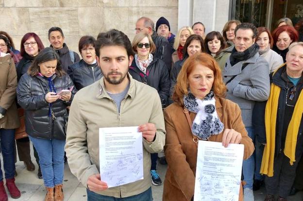 Concentración ante la Delegación de Educación, este jueves.