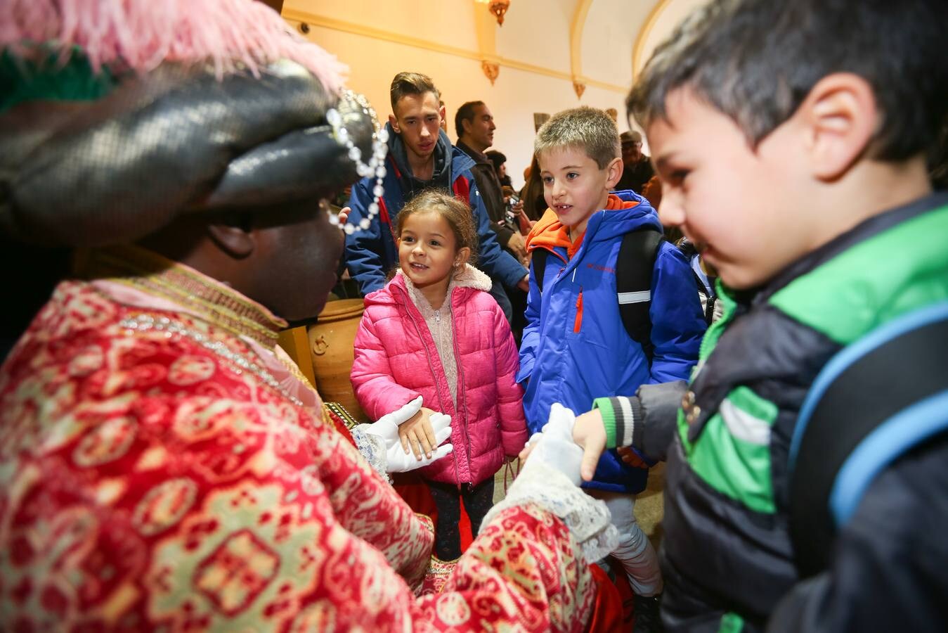 Un año más, gracias a IDEAL, el emisario de los Reyes Magos espera a los más pequeños en el Ayuntamiento