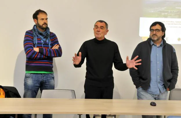 Juan Pedro Bellón, Marcelo Castro y Miguel Ángel Lechuga, durante la charla en el Museo.