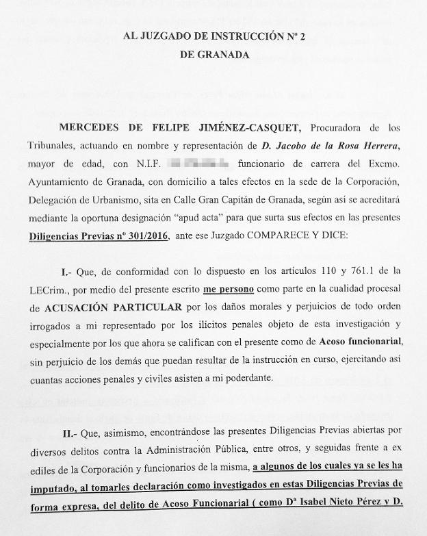 Escrito. El funcionario relata el presunto acoso laboral al que fue sometido.