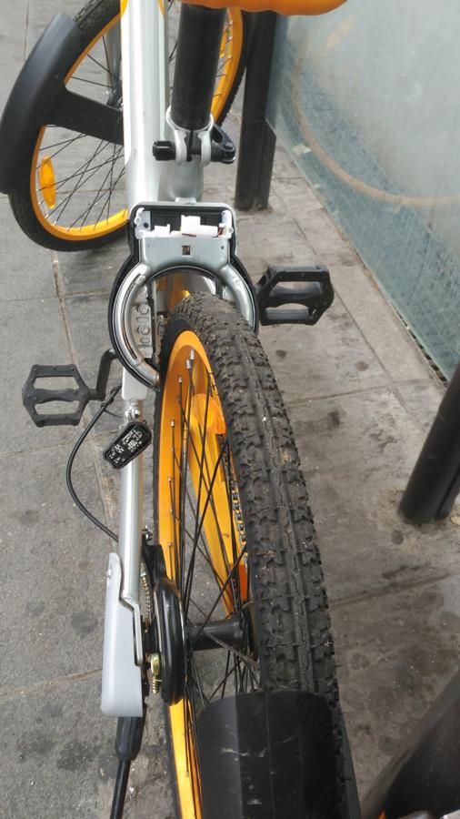 Los servicios de alquiler de bicicletas de la capital sufren varios incidentes en las últimas semanas