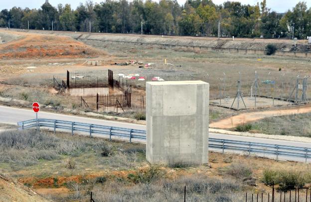 El pleno correspondiente al mes de diciembre acordó instar a la Junta la construcción en esta zona de una depuradora.