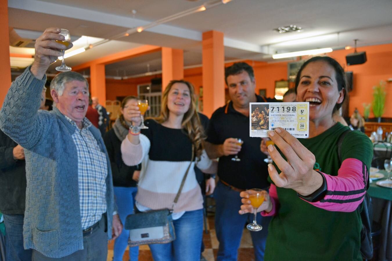 Los décimos los compró durante un viaje que hizo entre el 13 y 16 de agosto, cuando acudió por su gran afición a los toros a las fiestas de El Bibio, en Gijón, para ver torear a Juan José Padilla