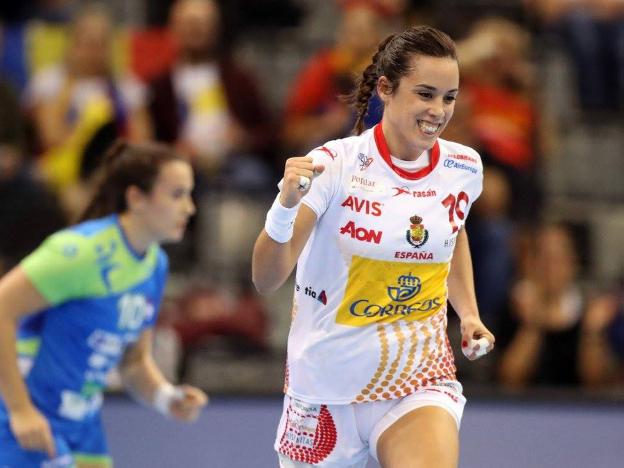 Paula Garcia celebra uno de los tres goles que marcó a Eslovenia en la fase de grupos. 