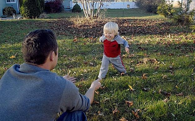Si vas a ser padre en 2018 puede que no tengas cinco semanas de permiso por paternidad