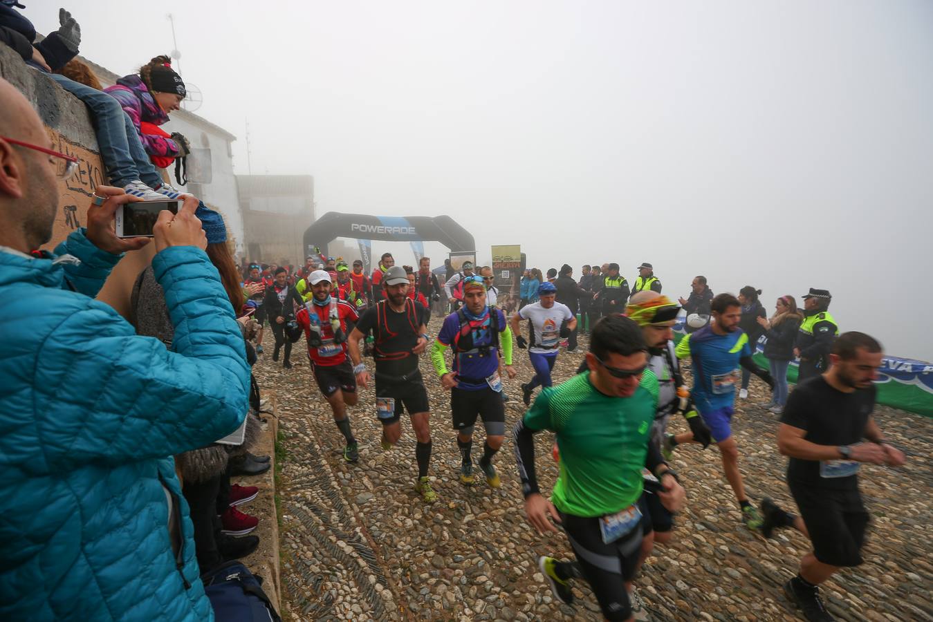 Búscate en el álbum de la última carrera del año