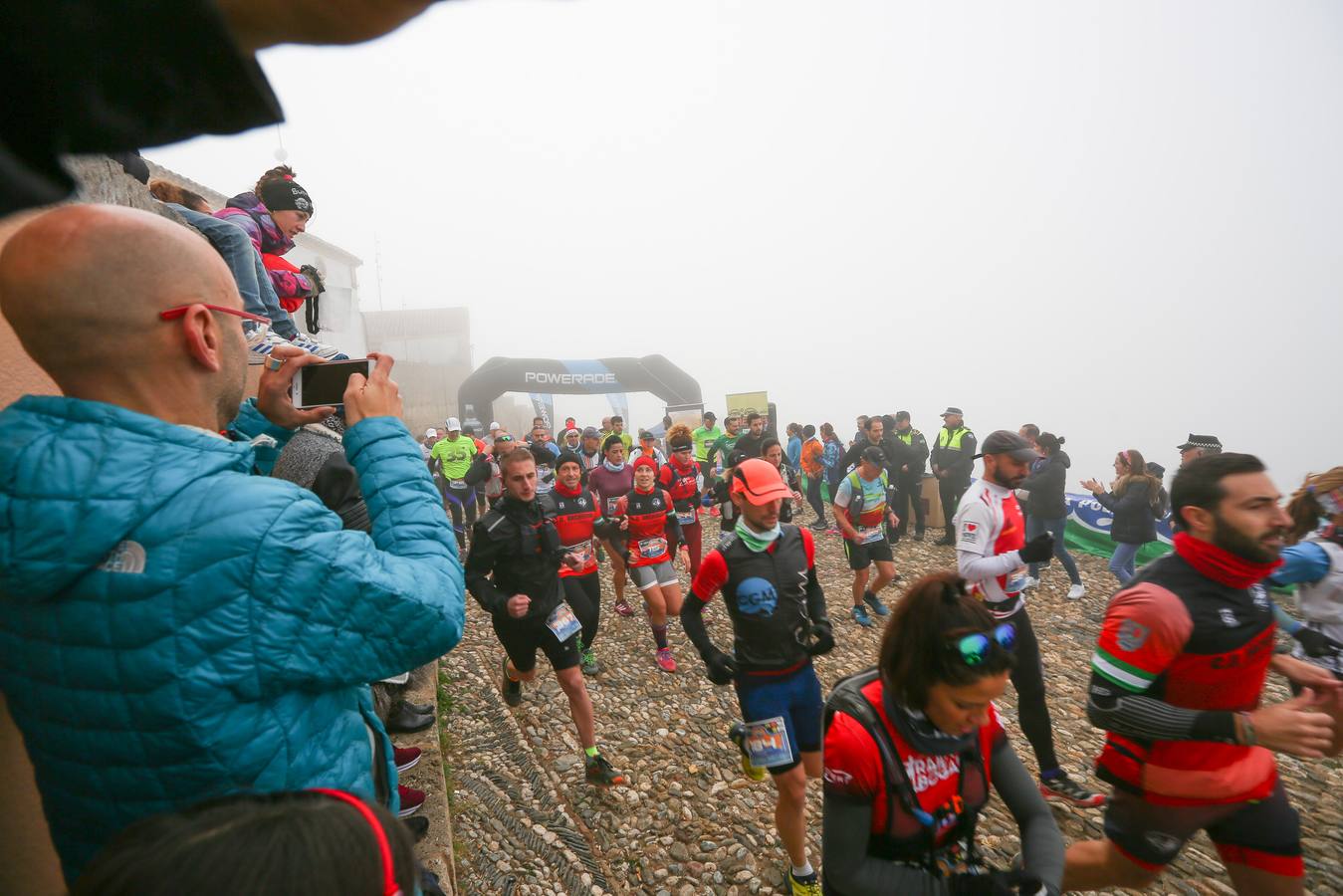 Búscate en el álbum de la última carrera del año