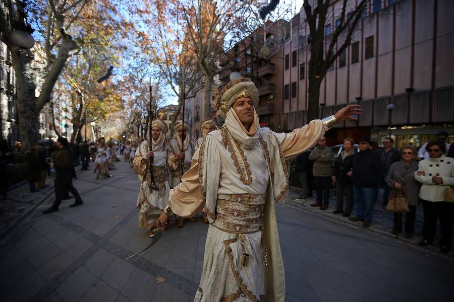 Escenifica tras el acto protocolario la rendición de Boabdil y la entrega de las llaves de la ciudad