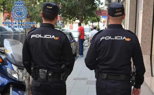 Detenido un joven de 18 años en Granada cuando cambiaba la cerradura de una casa ajena