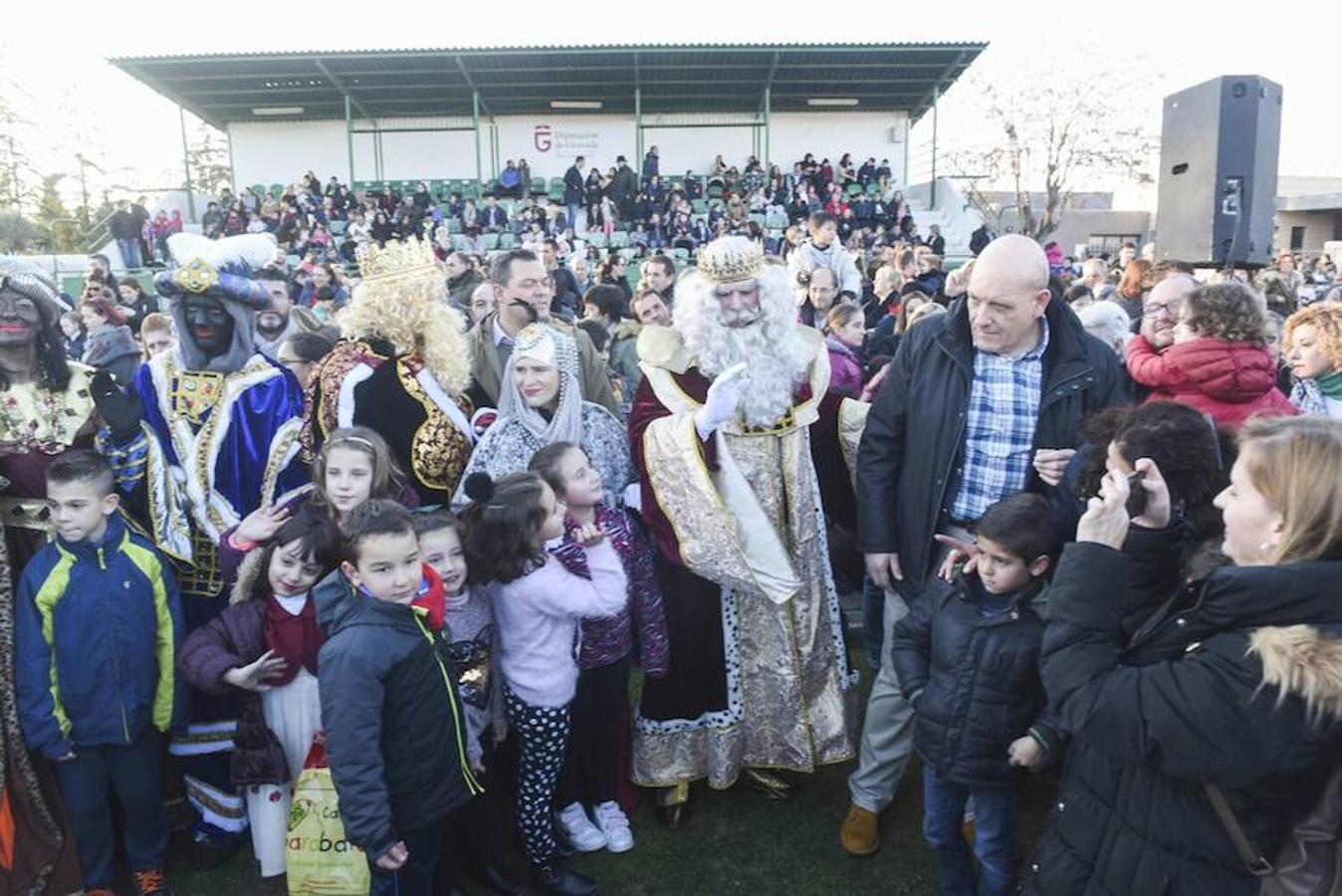 Los Reyes Magos y las Reinas Magas llegan a Armilla.