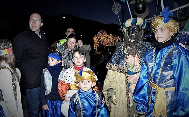 Tres vecinas de Órgiva representan por primera vez a los tres Magos de Oriente