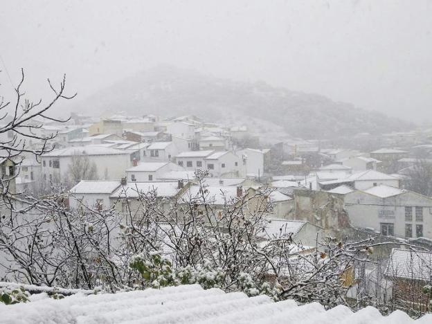 Vista general de la localidad de Alcalá la Real, uno de los puntos donde más nevó en la provincia y que más incidencias registró.