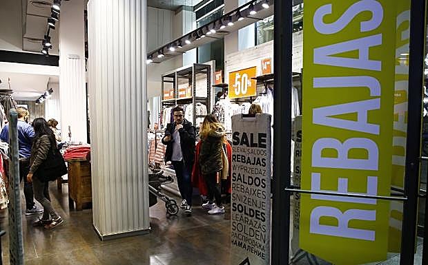 Facua alerta sobre la "manipulación" durante las rebajas