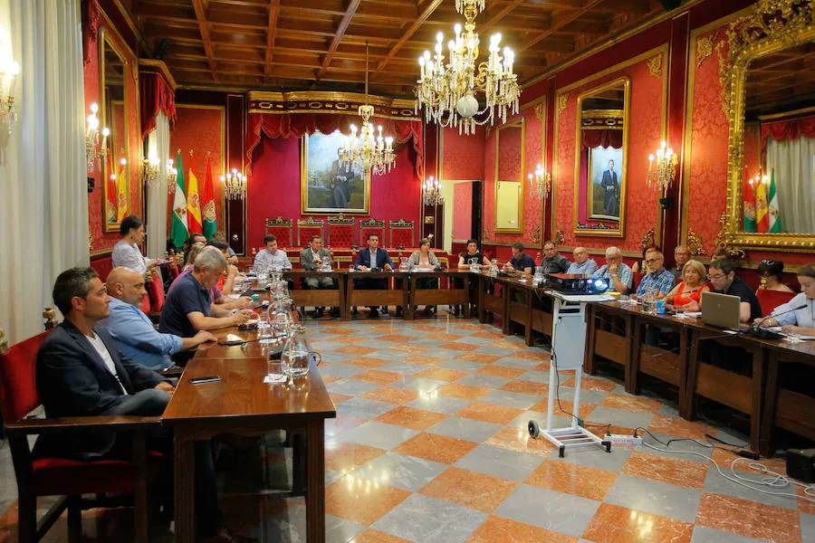 Imagen de archivo. Reunión de la Mesa del Ferrocariil.