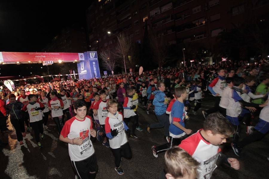  La XXXV edición de la Carrera Internacional Urbana Noche de San Antón volvió a contar con cerca de 10.000 corredores por las calles de la capital jienense