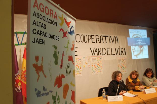 Presentación de la sede de Ágora en el colegio Andrés de Vandelvira de Jaén.