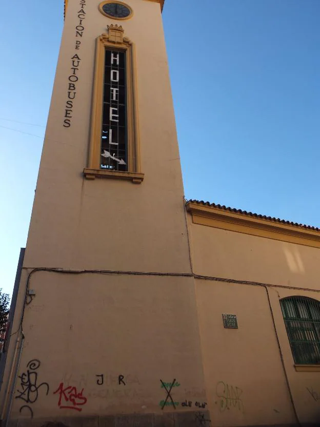 Detalle de la Estación de Autobuses, en el centro de Jaén.