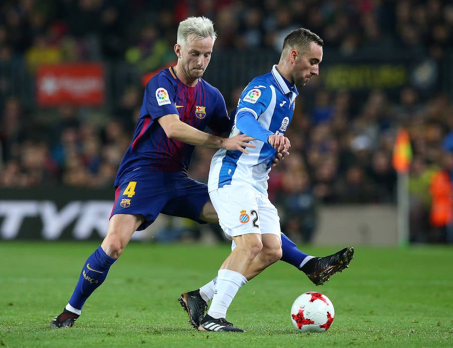 El Barcelona estará en las semifinales de la Copa del Rey tras vencer al Espanyol por 2-0 en el Camp Nou (2-1 global). Los azulgrana se adelantaron con Suárez y Messi puso la sentencia. El partido también estuvo marcado por la despedida a Javier Mascherano y el debut de Philippe Coutinho.