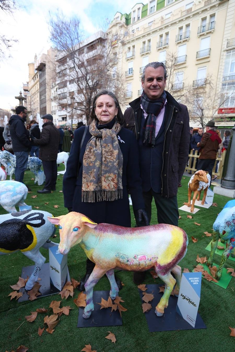 Exposición de más de 20 esculturas de fibra de vidrio en tamaño natural de corderos diseñadas por el escultor Miguel Moreno y decoradas por artistas, una muestra en Puerta Real
