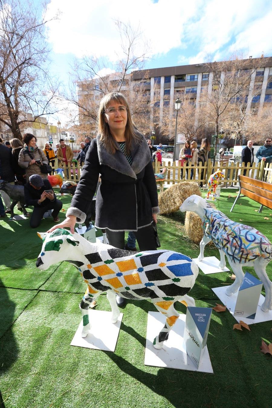 Exposición de más de 20 esculturas de fibra de vidrio en tamaño natural de corderos diseñadas por el escultor Miguel Moreno y decoradas por artistas, una muestra en Puerta Real