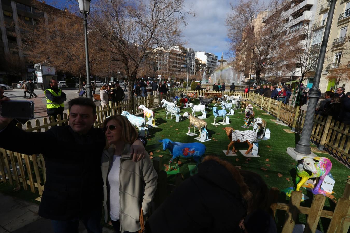 Exposición de más de 20 esculturas de fibra de vidrio en tamaño natural de corderos diseñadas por el escultor Miguel Moreno y decoradas por artistas, una muestra en Puerta Real