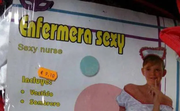 El "denigrante" disfraz de 'enfermera sexy' para niñas que ha sembrado la polémica en España