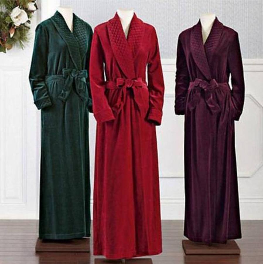 Bata de la marca GOA - 600 euros