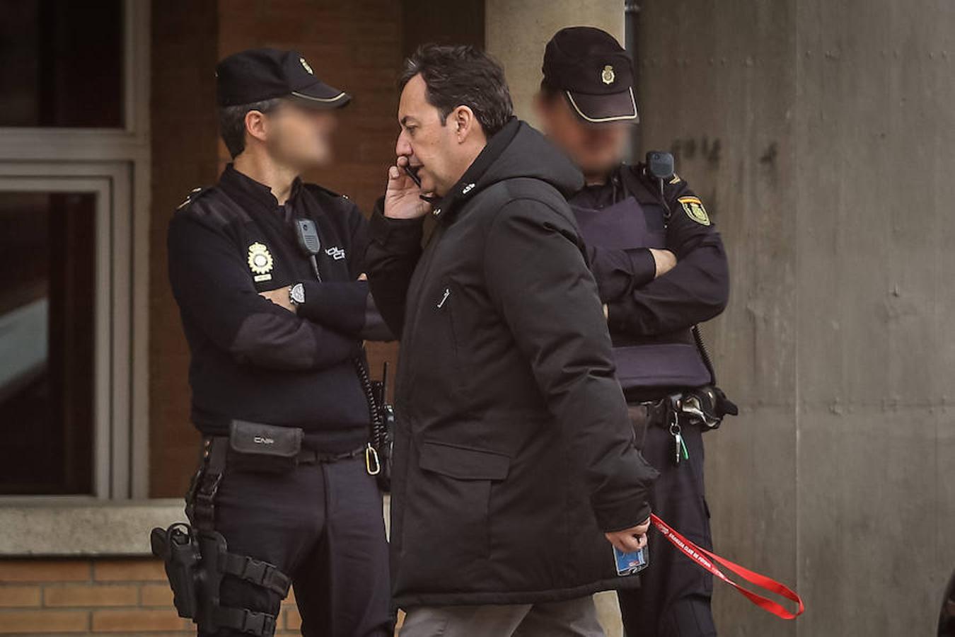 Esta actuación se ha producido en el marco de una operación por supuesto blanqueo de dinero procedente de fichajes del expresidente del club Quique Pina, que fue detenido esta mañana en Murcia