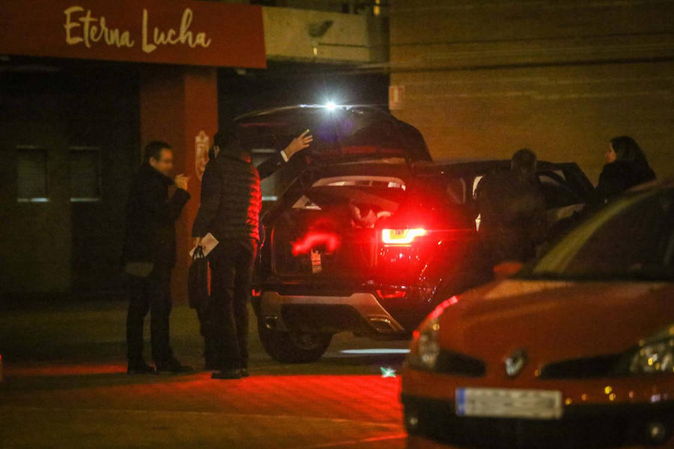 Esta actuación se ha producido en el marco de una operación por supuesto blanqueo de dinero procedente de fichajes del expresidente del club Quique Pina, que fue detenido esta mañana en Murcia