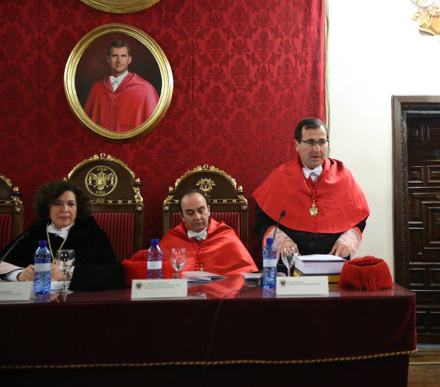 La facultad de Derecho ha celebrado esta semana a San Raimundo de Peñafort con un reconocimiento al personal y al alumnado