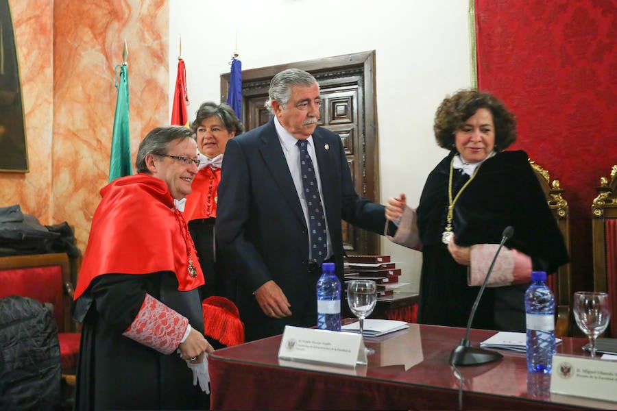 La facultad de Derecho ha celebrado esta semana a San Raimundo de Peñafort con un reconocimiento al personal y al alumnado