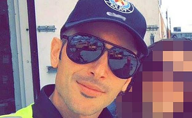 Vittorio Dominelli es uno de los policías de esta historia. 