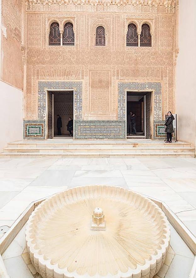 La Alhambra abre por primera vez al público el Vestíbulo del Alcázar