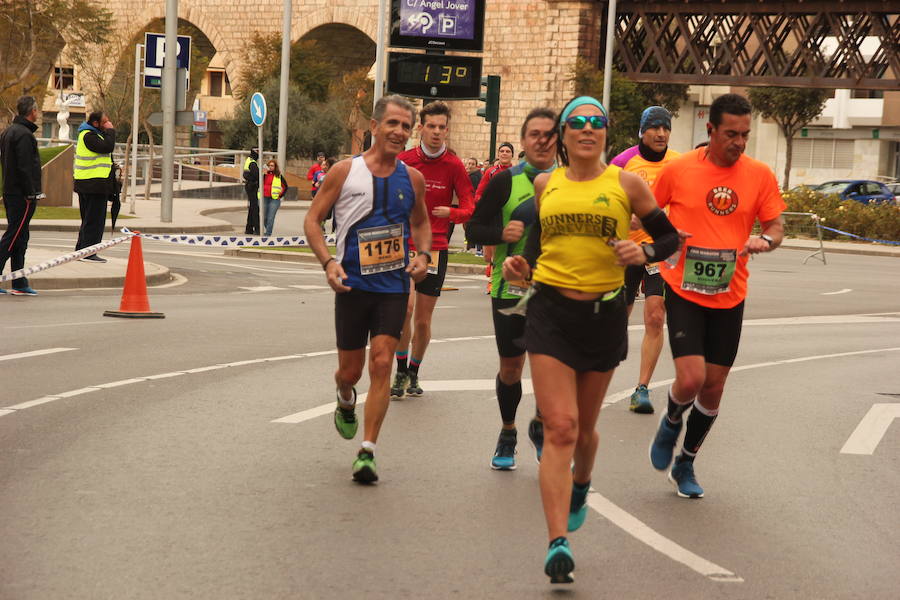 Han invertido 1 hora, 3 minutos y 30 segundos y 1.17:18, respectivamente, en recorrer los 21.097 metros en una prueba con más de 4.600 participantes