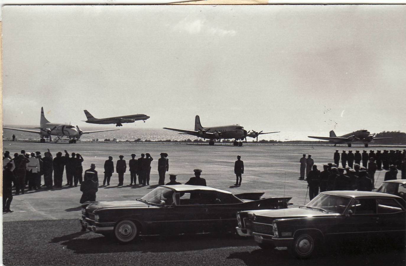 El aeropuerto de El Alquián cumple este martes 50 años, cinco décadas de aterrizajes y despegues en las que más de 27 millones de pasajeros han pasado por sus instalaciones permitiendo abrir Almería al resto del mundo