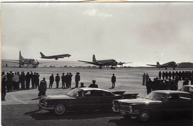 Varias aeronaves de Estado aterrizadas en Almería el 6 de febrero de 1968, el día en el que se inauguró el Aeropuerto de Almería.