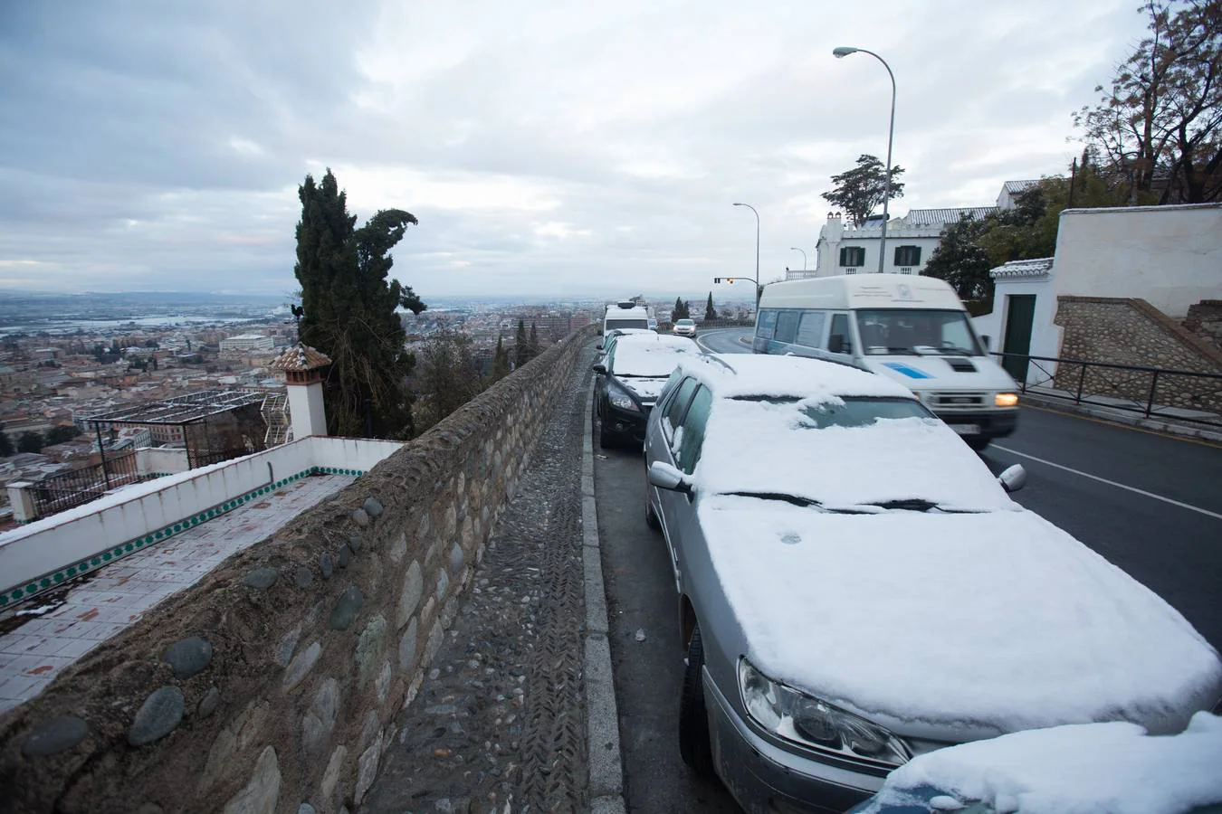 El lunes 5 de febrero de 2018 Granada se despierta bajo un manto blanco