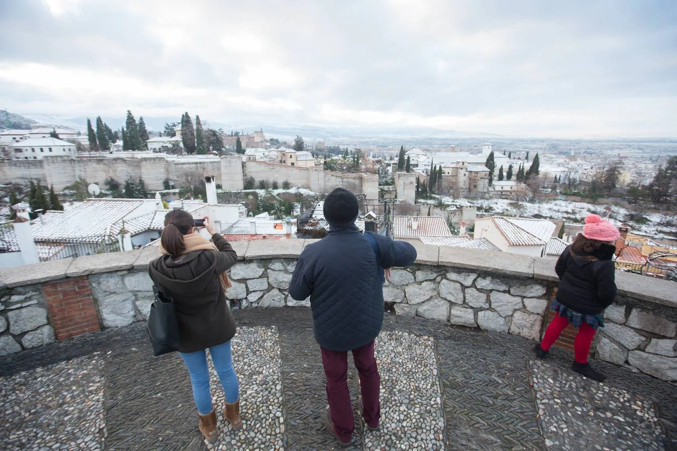 El lunes 5 de febrero de 2018 Granada se despierta bajo un manto blanco