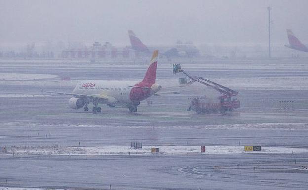 Una imagen de la nieve en Barajas.