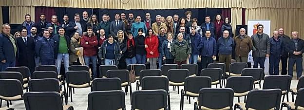 Los participantes en la reunión de la plataforma Jaén Adelante, en la reunión anterior, celebrada a primeros de mes en Cárcheles. 