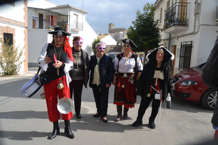 Afortunadamente los pronósticos no se cumplieron y el buen tiempo hizo que los alhameños y visitantes pudieran despedir el Carnaval 2018 con un estupendo ambiente