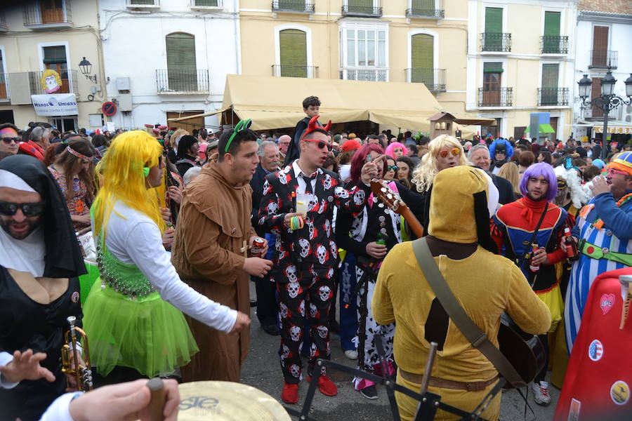 Afortunadamente los pronósticos no se cumplieron y el buen tiempo hizo que los alhameños y visitantes pudieran despedir el Carnaval 2018 con un estupendo ambiente