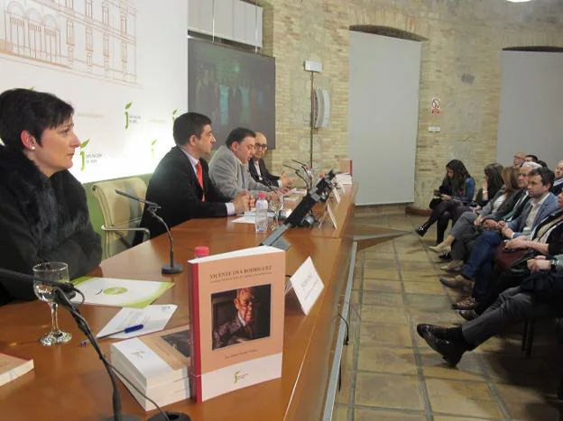Presentación del libro sobre Vicente Oya Rodríguez ayer en el Aula de Cultura de la Diputación. 