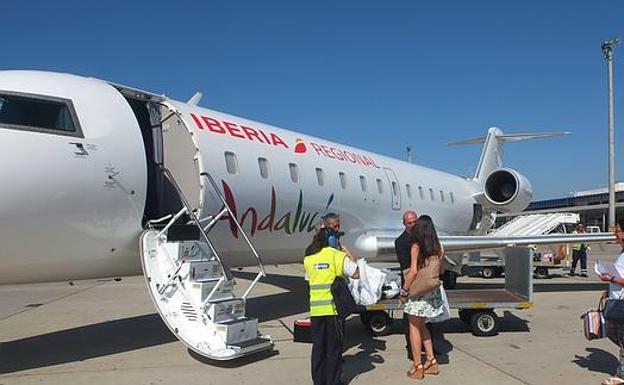 Imagen de archivo de uno de los aviones de la compañía Iberia Regional - Air Nostrum