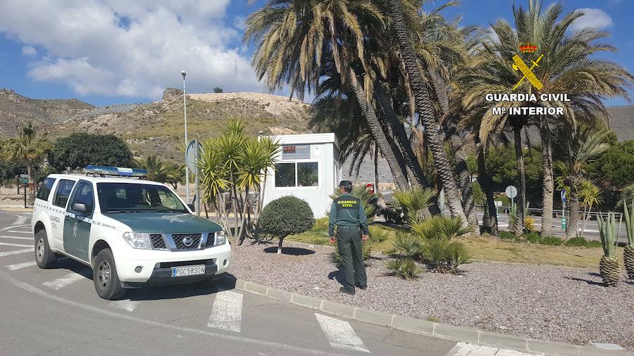 Entra en una casa de Vícar para robar objetos personales