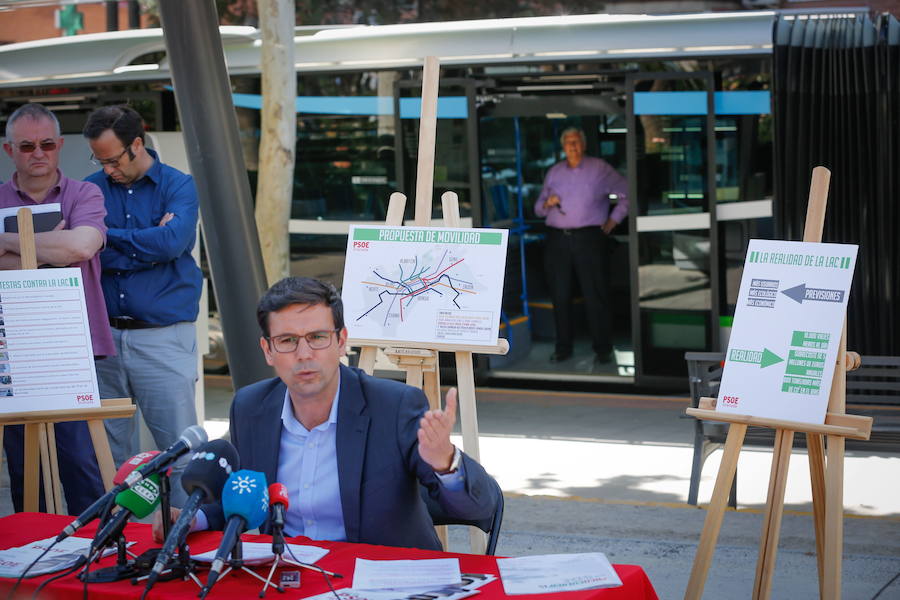 Elecciones municipales, 24M en Granada: el candidato del PSOE a la alcaldía, Paco Cuenca, presenta sus propuestas sobre la LAC en la parada del Paseo del Violón 11/05/2015